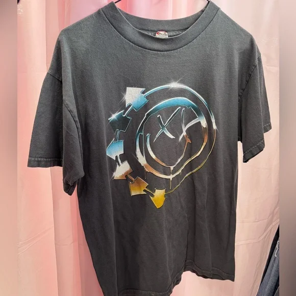 ❌SOLD❌ Vintage Blink 182 Graphic Tee - Picture 3 of 6